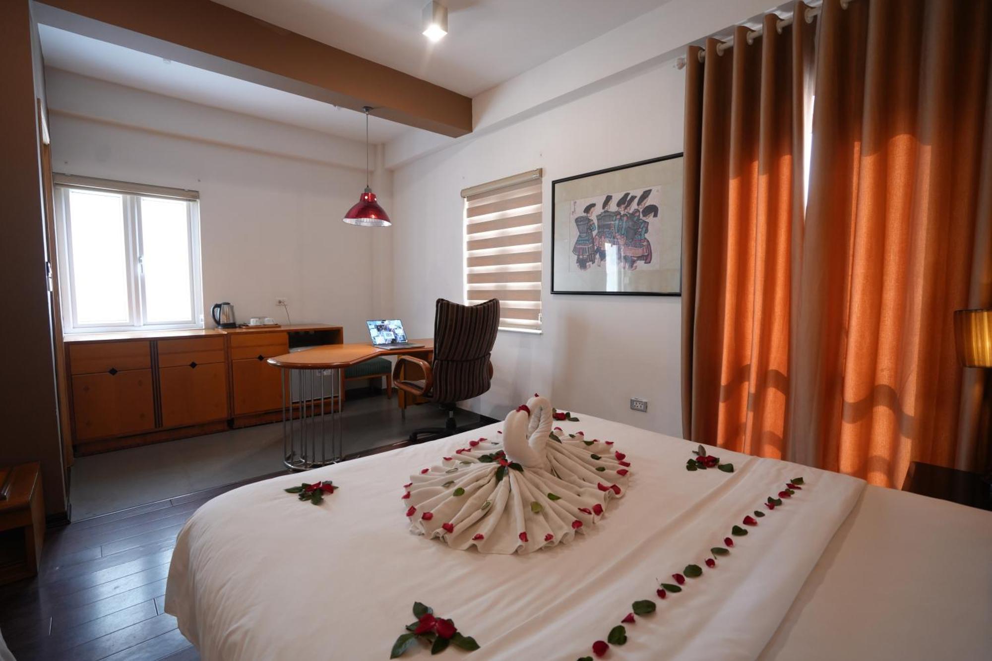 Hanoi Golden Sunshine Villa Hotel And Travel Hanói Exterior foto